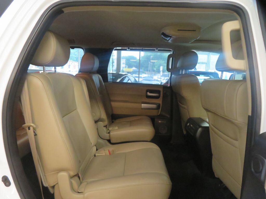 Photo 28 of this TOYOTA SEQUOIA