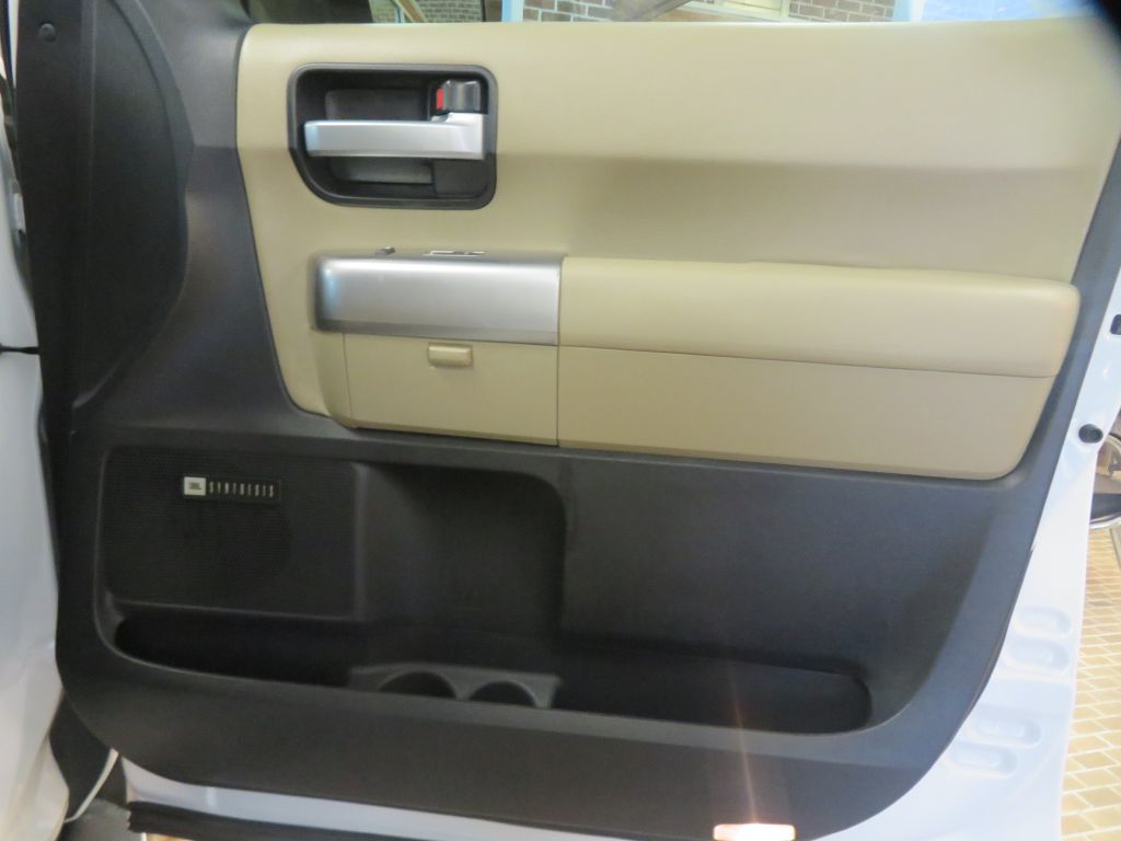 Photo 33 of this TOYOTA SEQUOIA