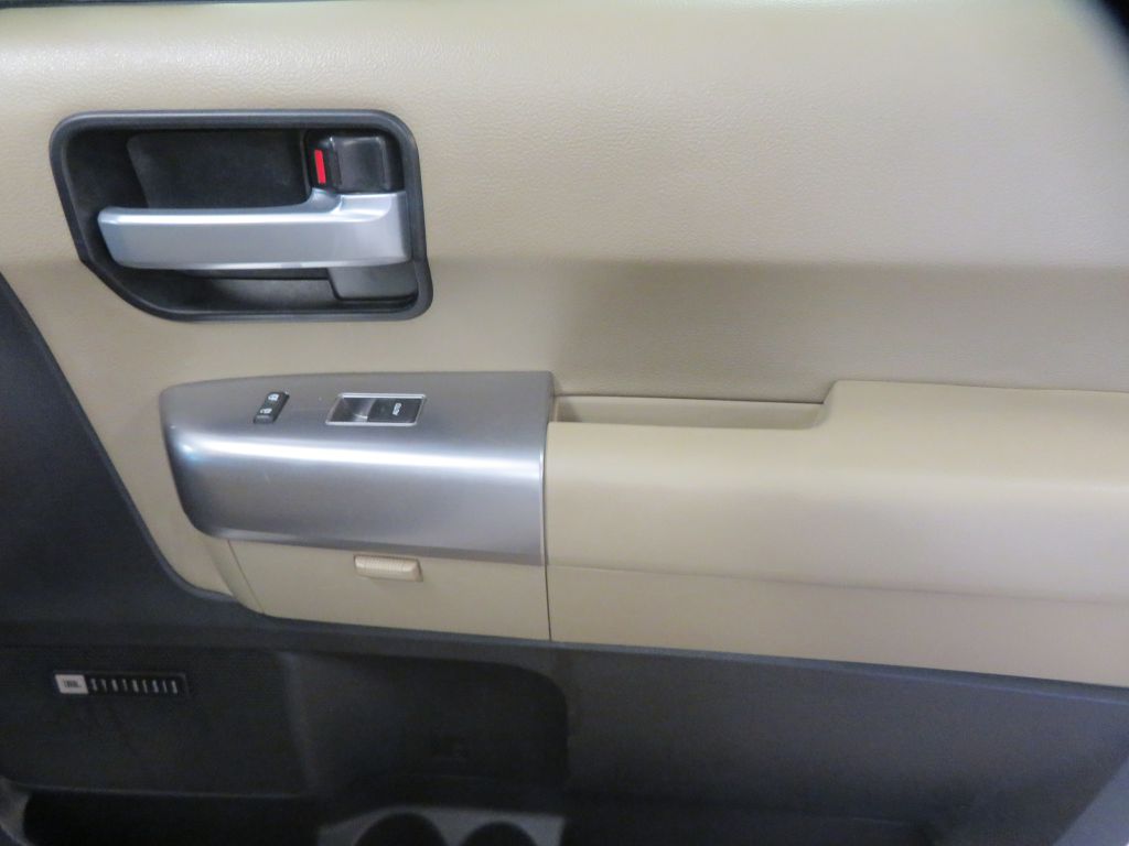 Photo 34 of this TOYOTA SEQUOIA