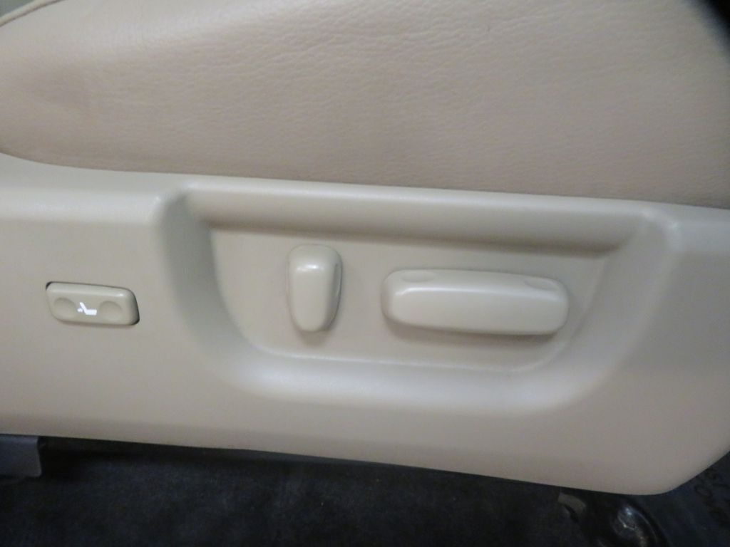Photo 36 of this TOYOTA SEQUOIA