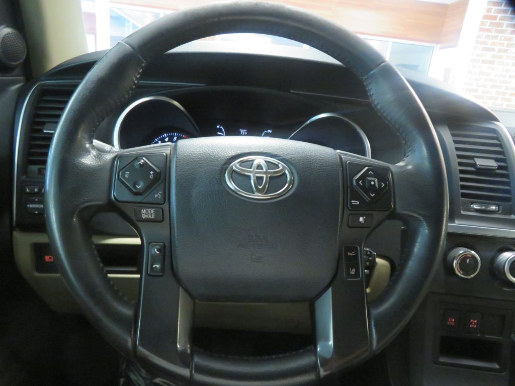 Photo 39 of this TOYOTA SEQUOIA