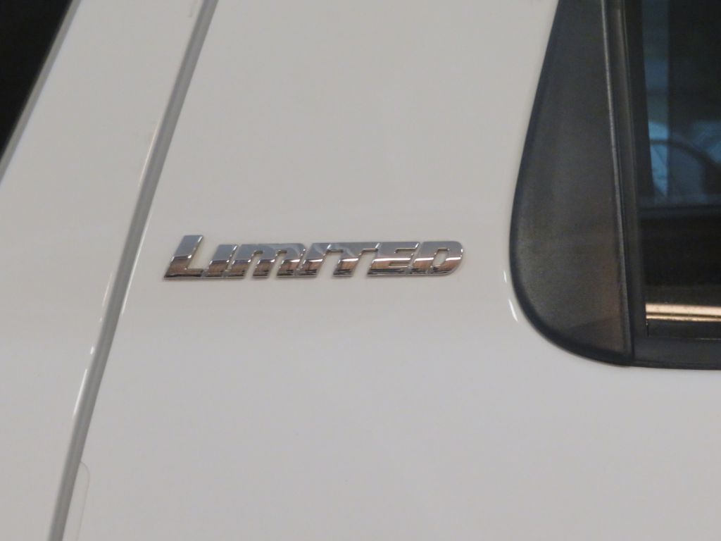 Photo 82 of this TOYOTA SEQUOIA