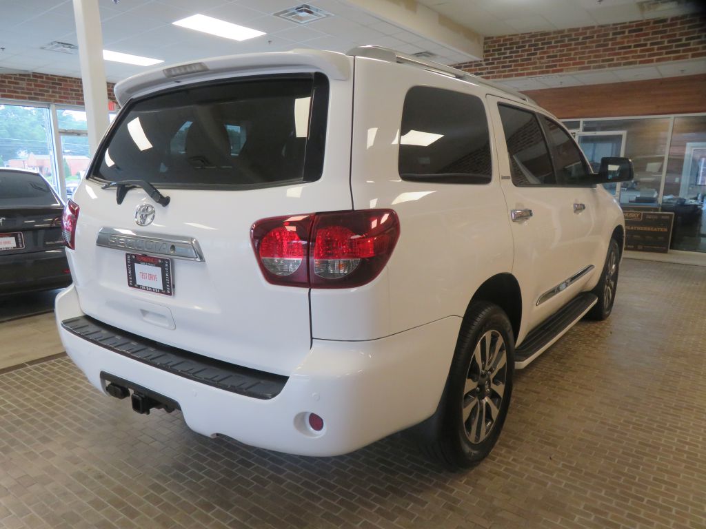 Photo 84 of this TOYOTA SEQUOIA