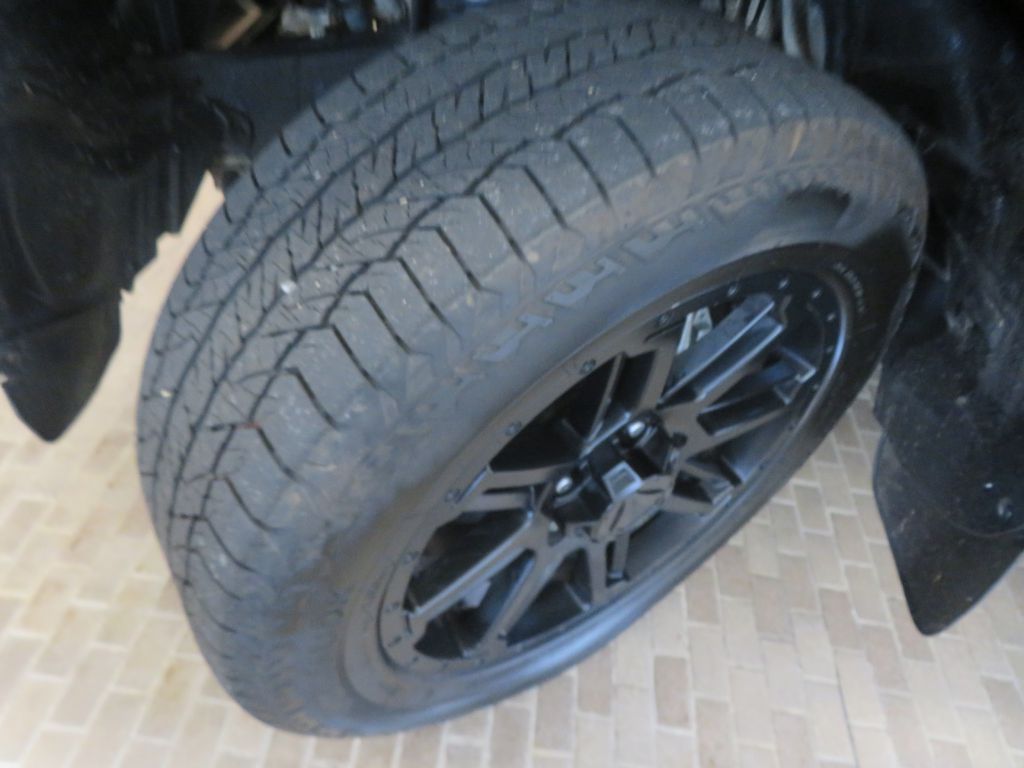Photo 11 of this TOYOTA TUNDRA