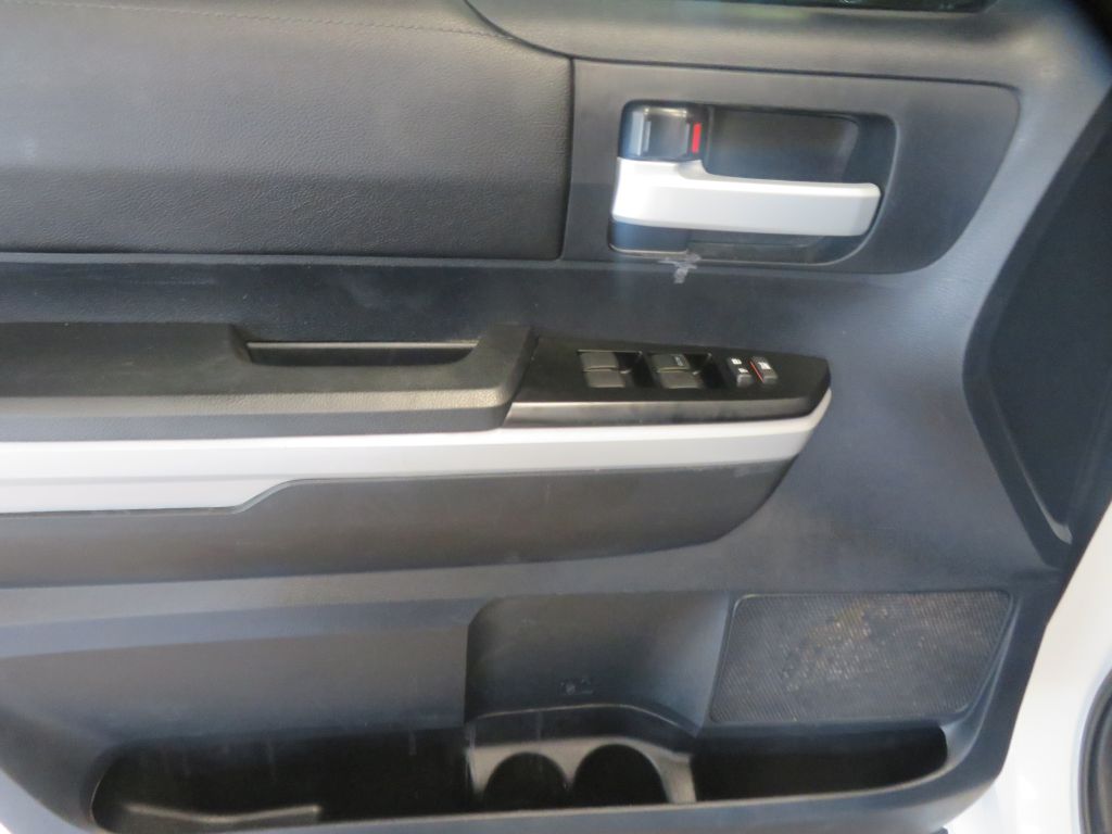Photo 14 of this TOYOTA TUNDRA