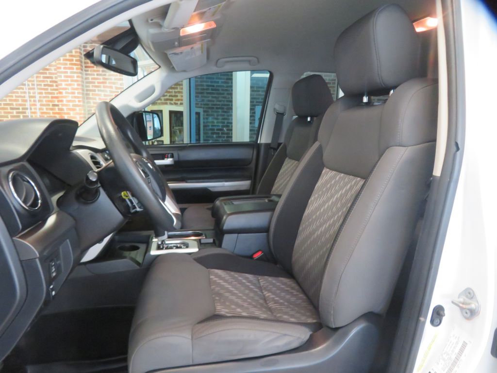 Photo 15 of this TOYOTA TUNDRA
