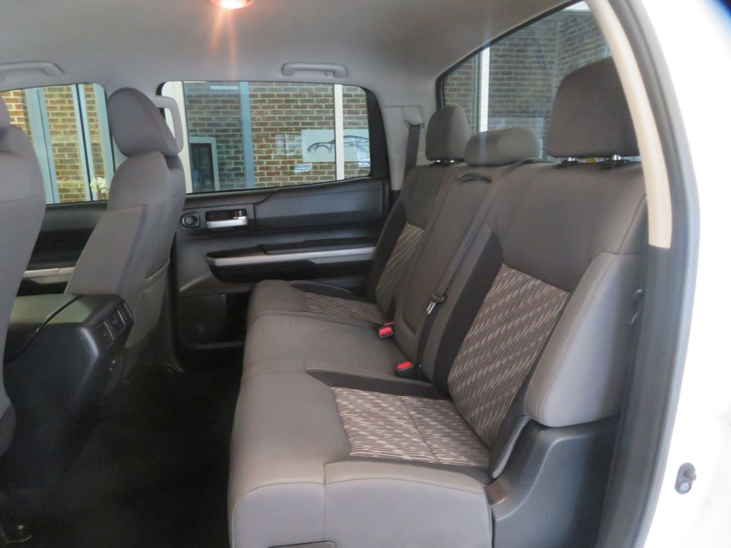 Photo 19 of this TOYOTA TUNDRA
