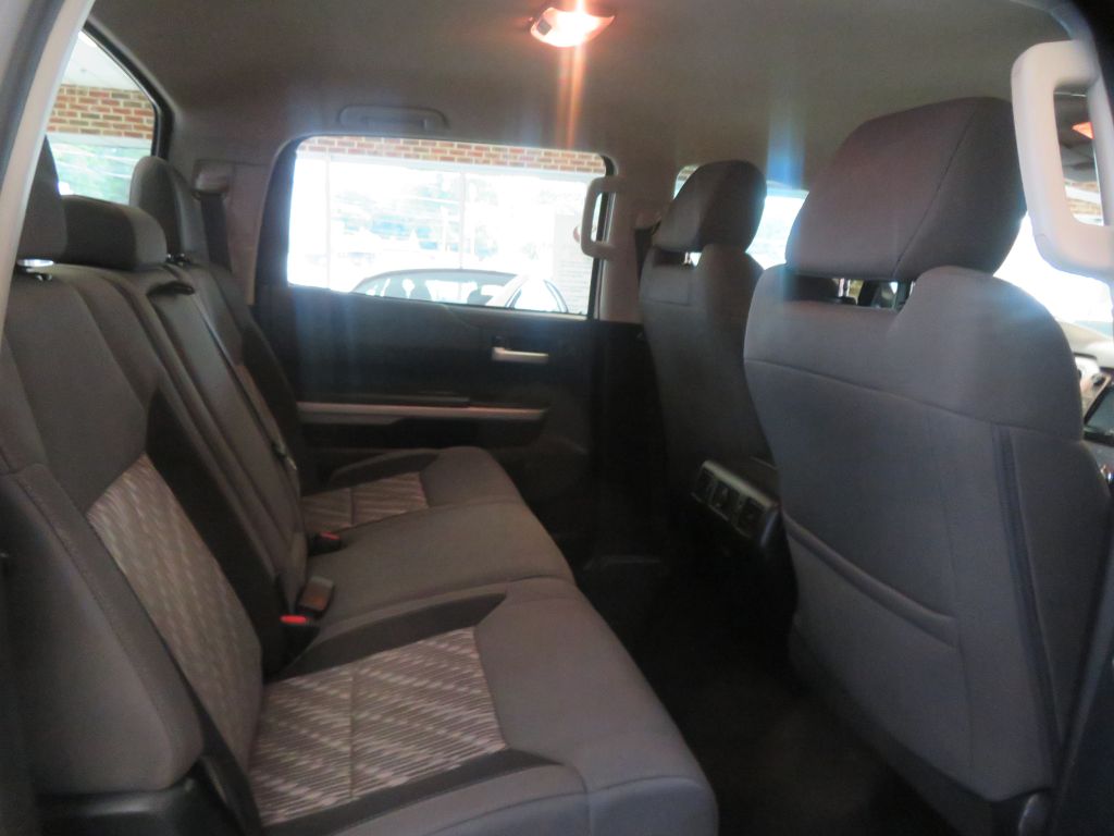 Photo 22 of this TOYOTA TUNDRA