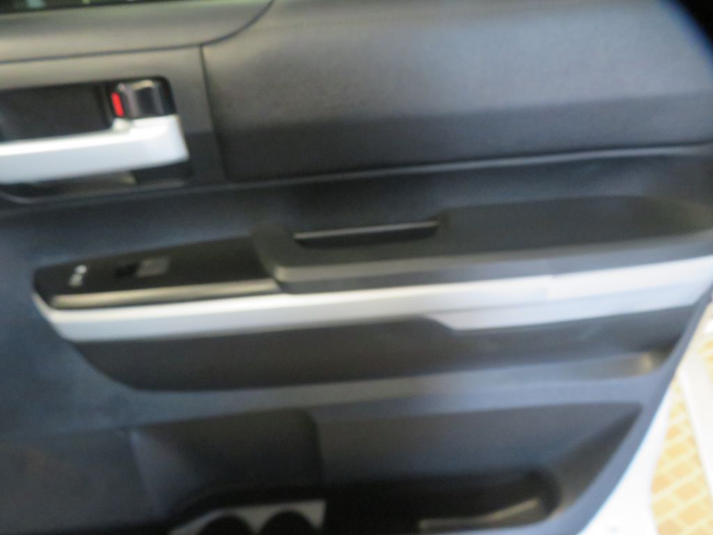 Photo 24 of this TOYOTA TUNDRA
