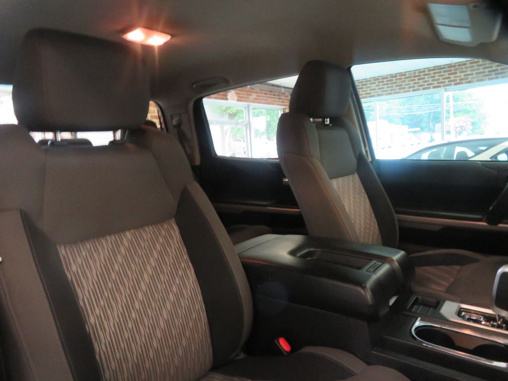 Photo 27 of this TOYOTA TUNDRA