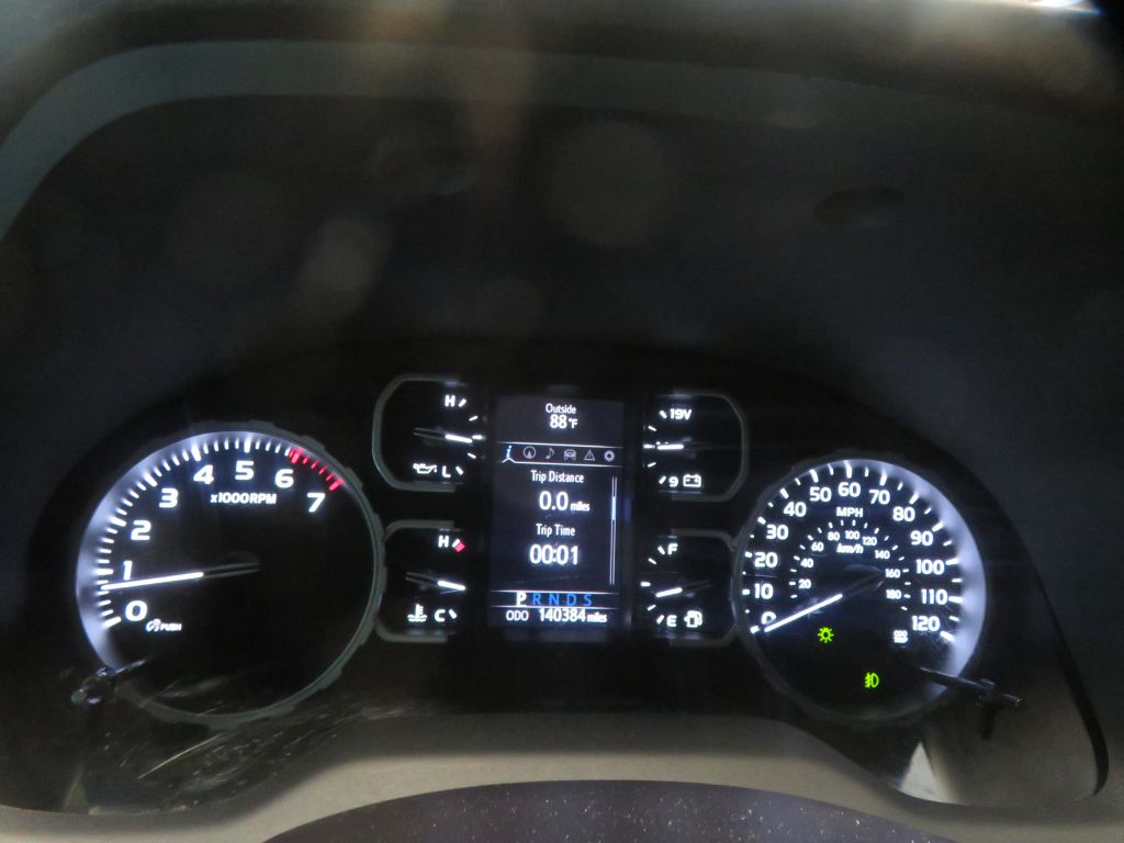 Photo 30 of this TOYOTA TUNDRA