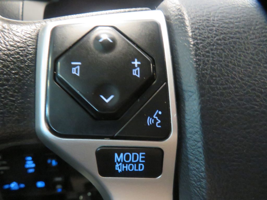 Photo 32 of this TOYOTA TUNDRA