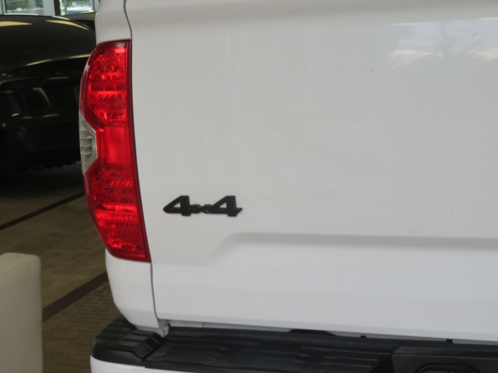 Photo 71 of this TOYOTA TUNDRA