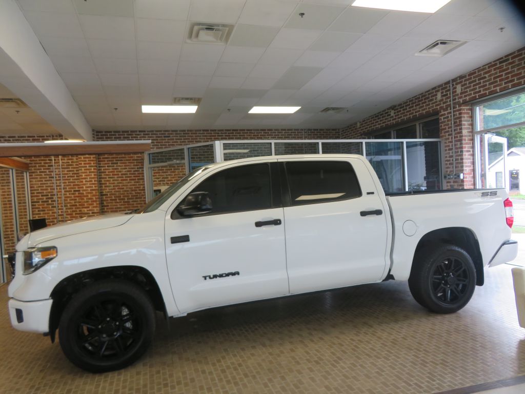 Photo 77 of this TOYOTA TUNDRA