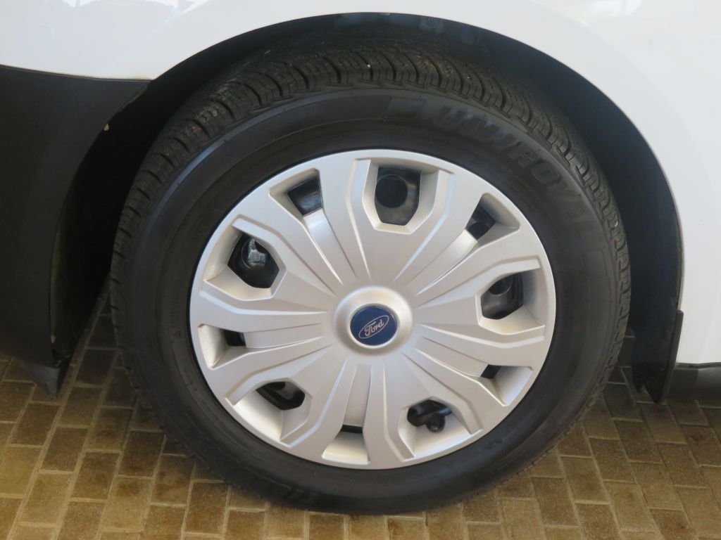 Photo 9 of this FORD TRANSIT CONNECT