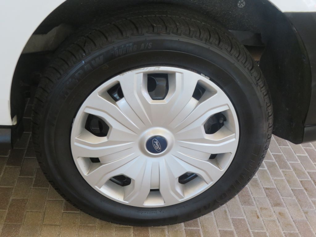 Photo 10 of this FORD TRANSIT CONNECT