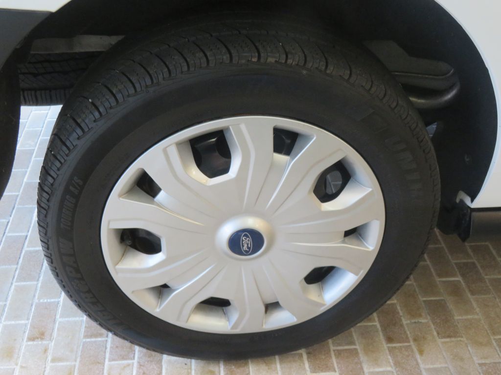 Photo 11 of this FORD TRANSIT CONNECT