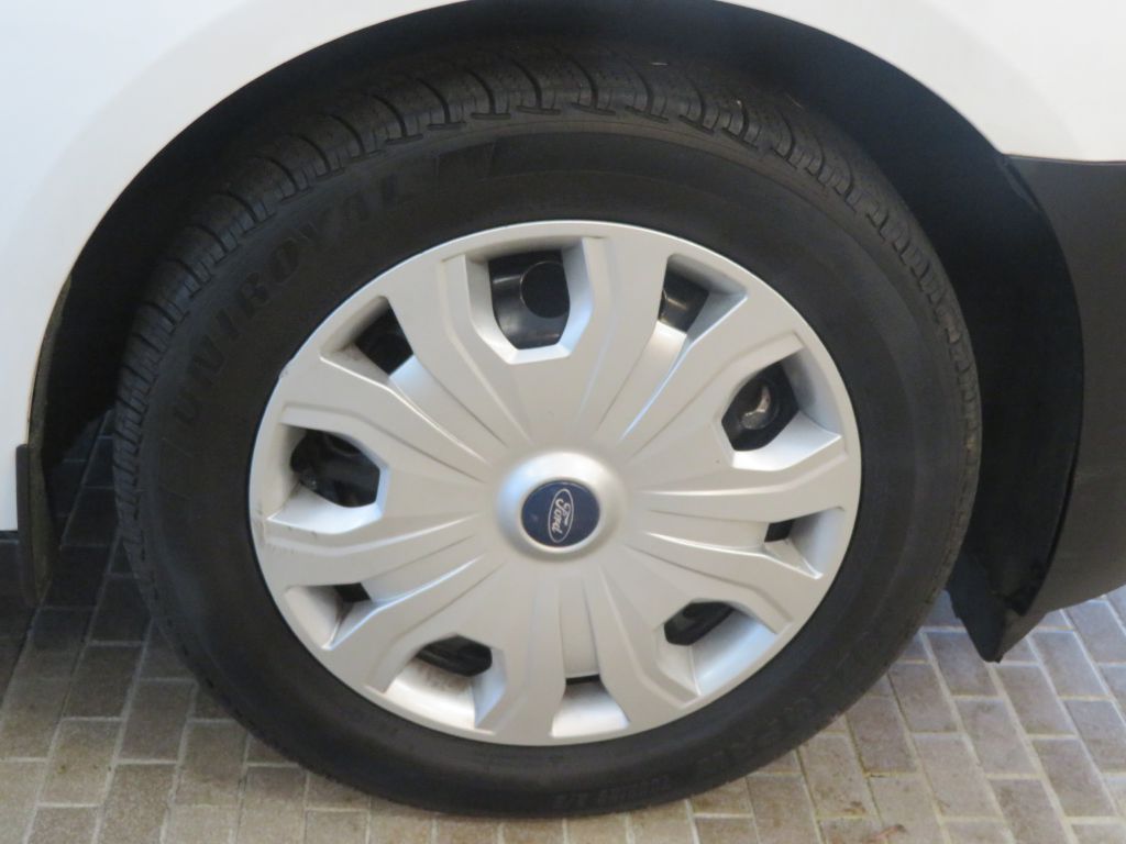 Photo 12 of this FORD TRANSIT CONNECT
