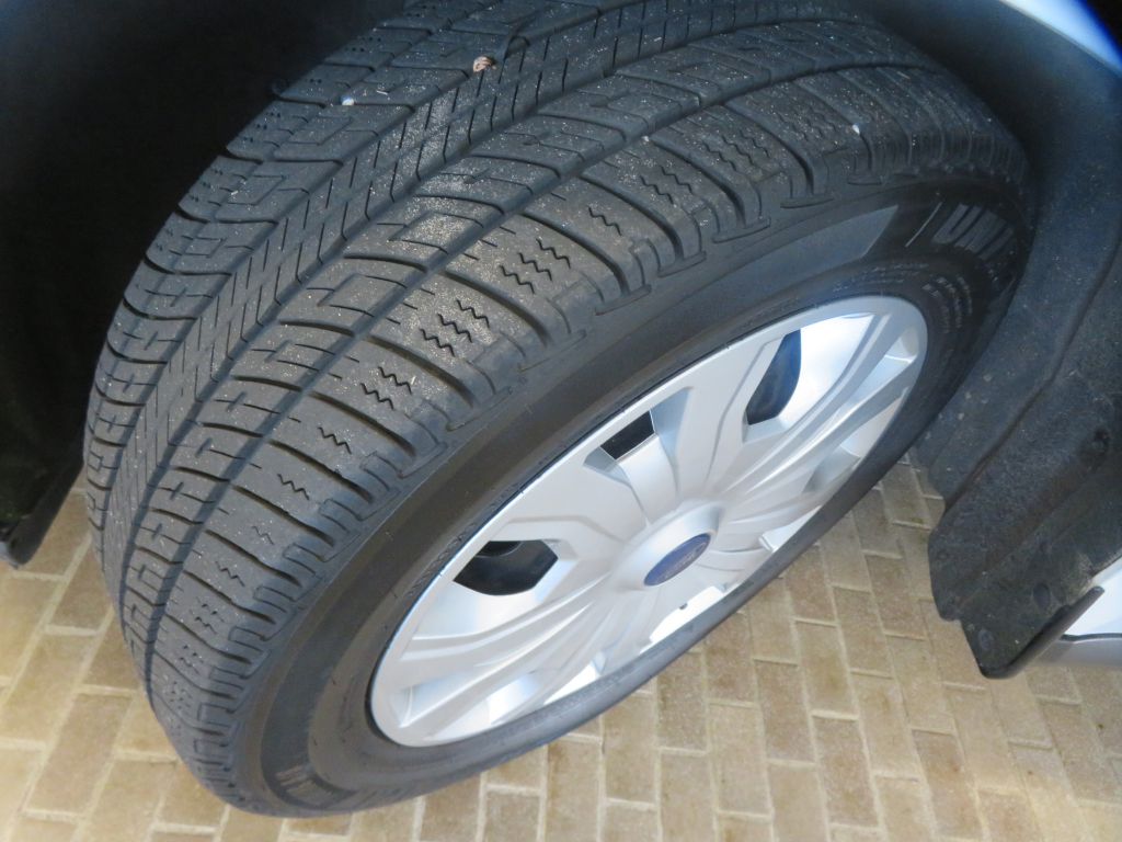Photo 13 of this FORD TRANSIT CONNECT