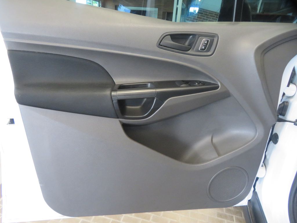 Photo 15 of this FORD TRANSIT CONNECT