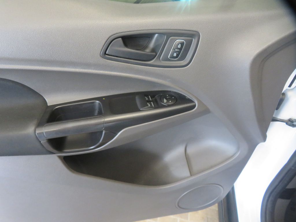 Photo 16 of this FORD TRANSIT CONNECT