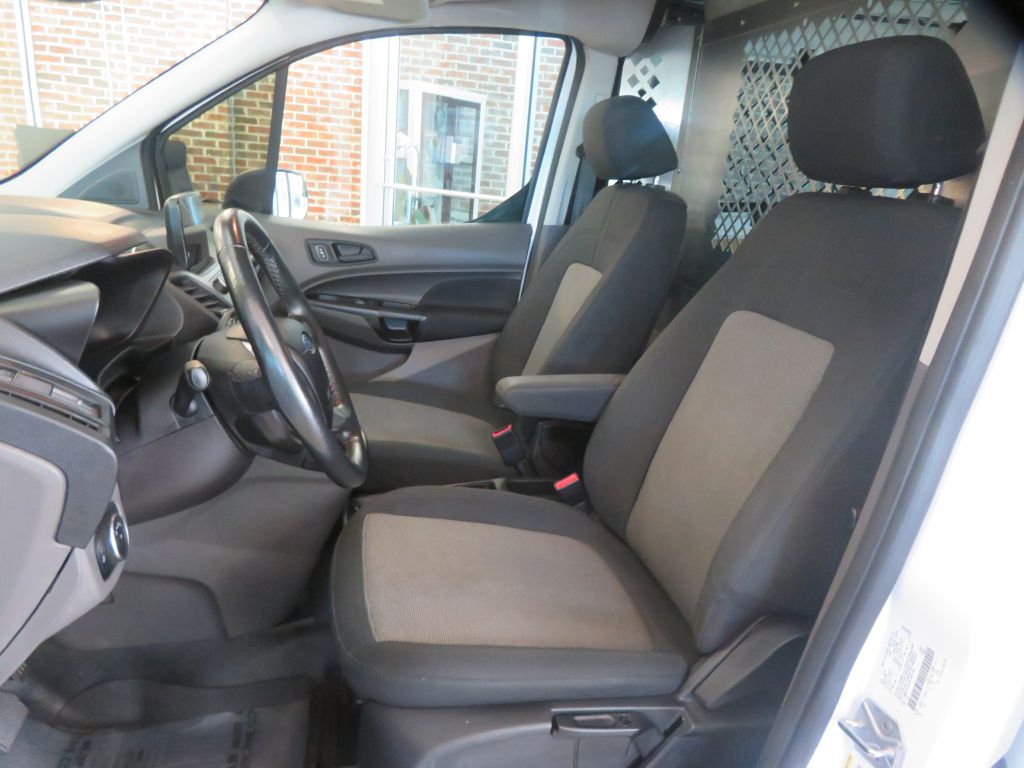 Photo 17 of this FORD TRANSIT CONNECT