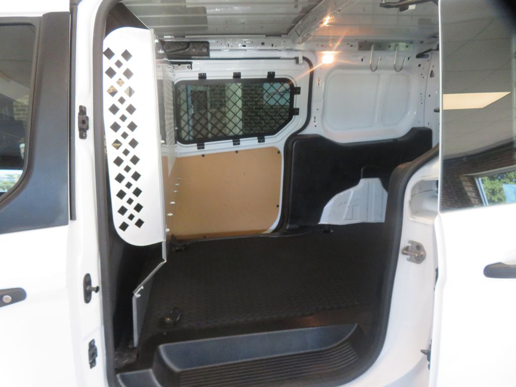 Photo 19 of this FORD TRANSIT CONNECT