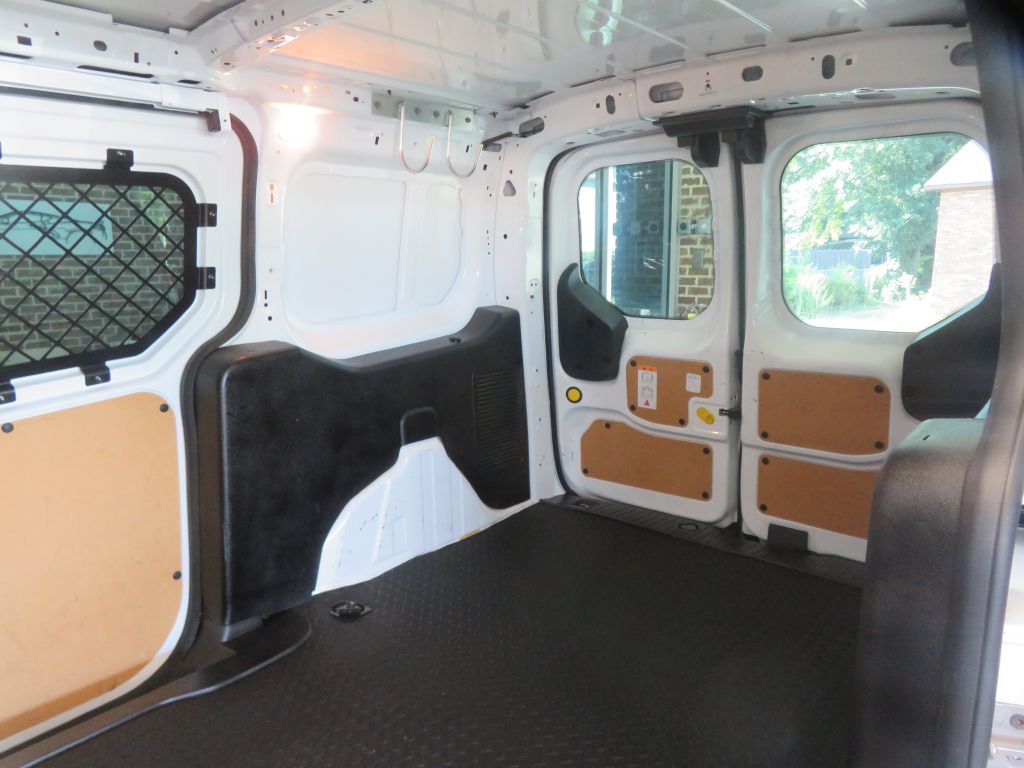 Photo 22 of this FORD TRANSIT CONNECT