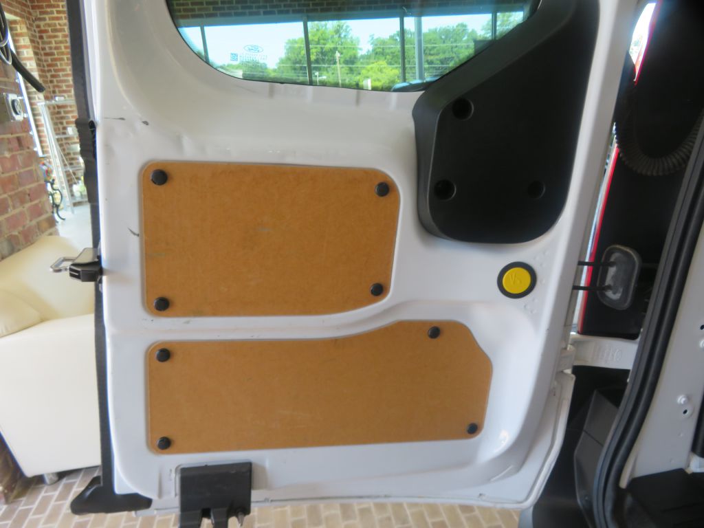 Photo 24 of this FORD TRANSIT CONNECT