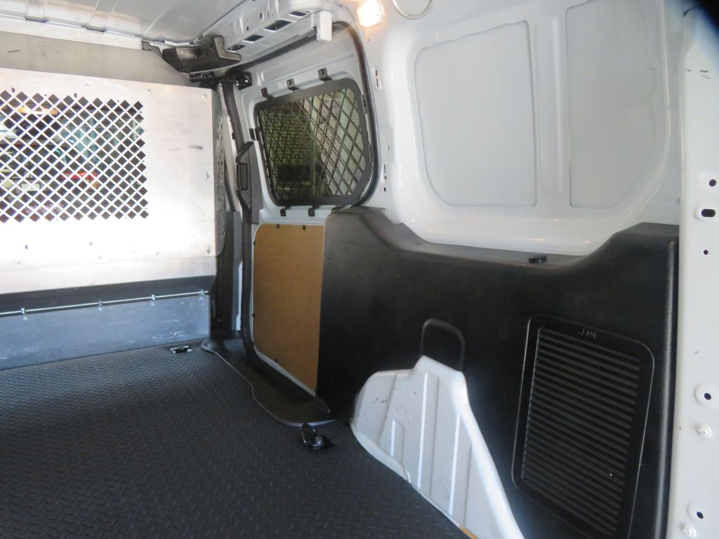 Photo 27 of this FORD TRANSIT CONNECT