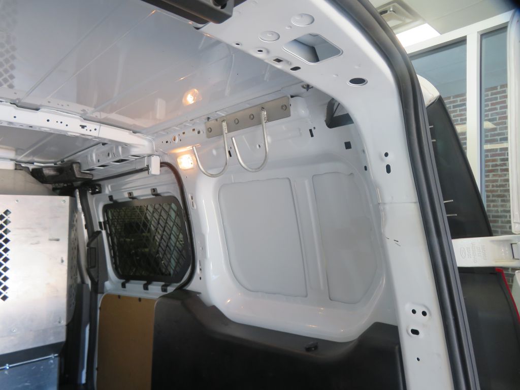 Photo 29 of this FORD TRANSIT CONNECT