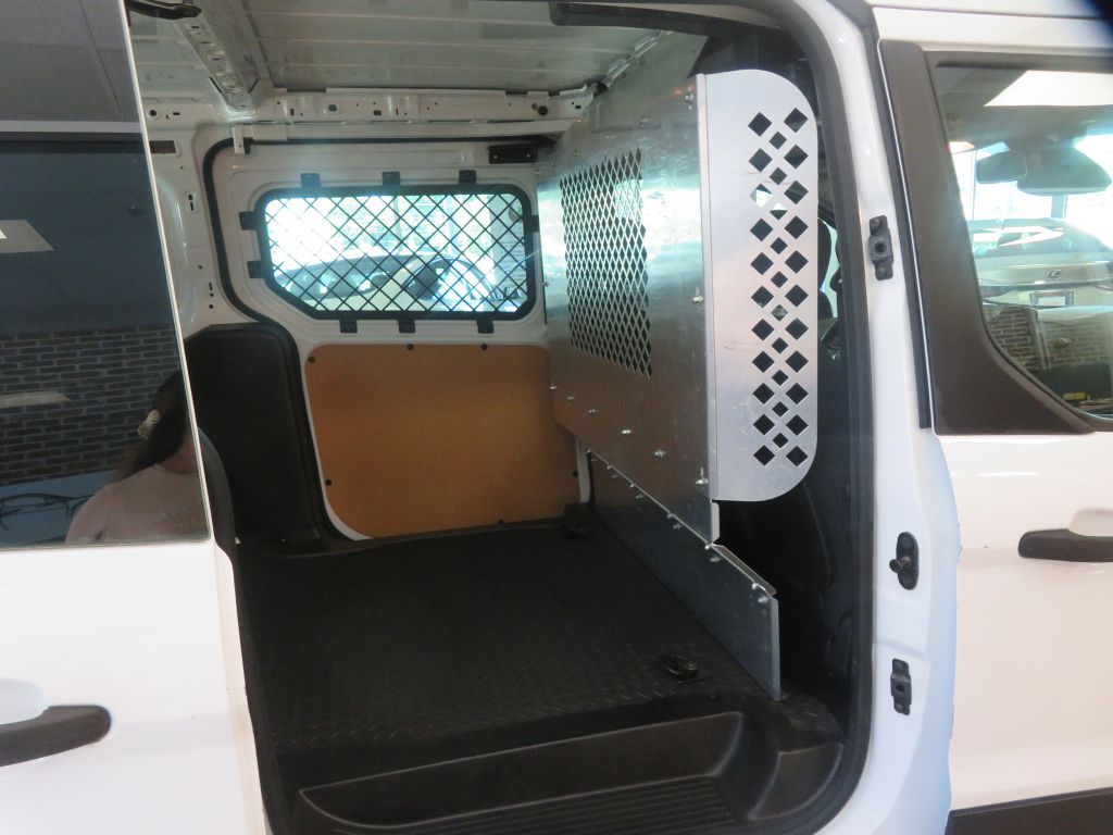 Photo 30 of this FORD TRANSIT CONNECT