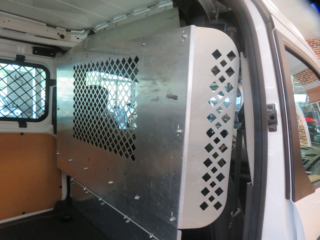 Photo 32 of this FORD TRANSIT CONNECT