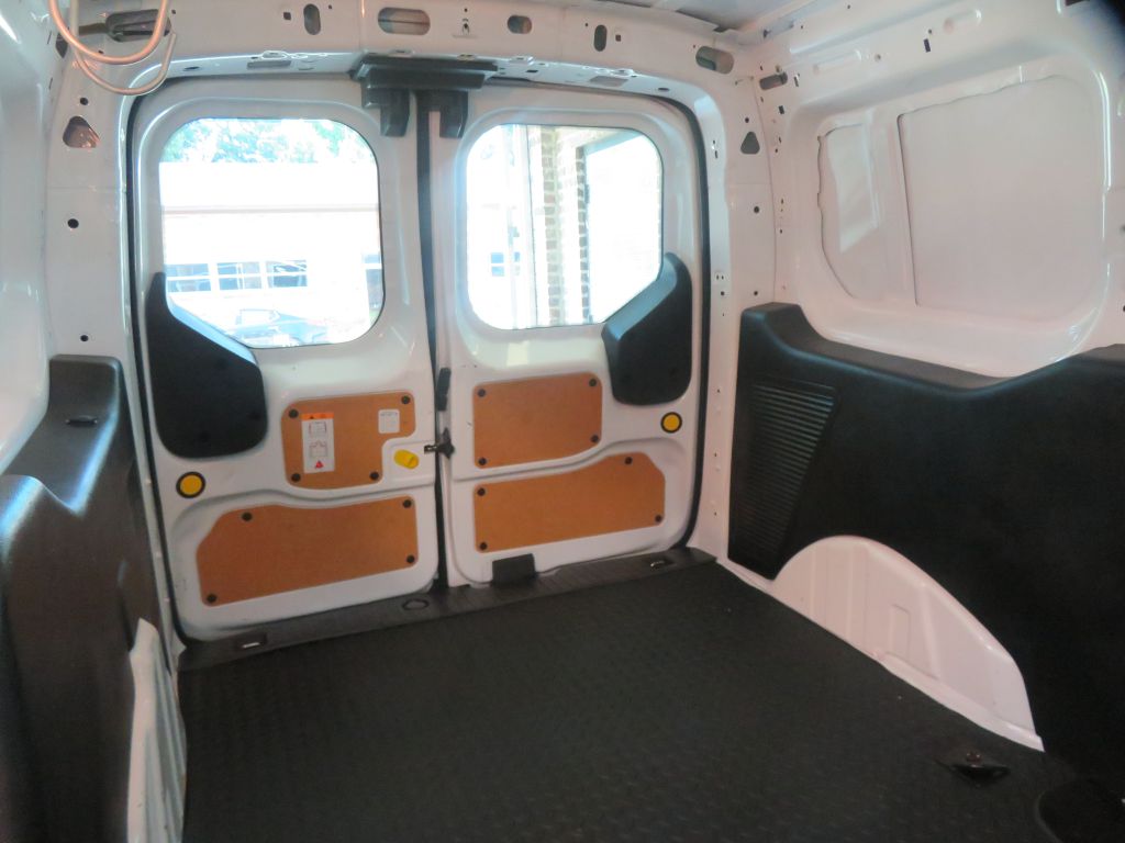 Photo 33 of this FORD TRANSIT CONNECT