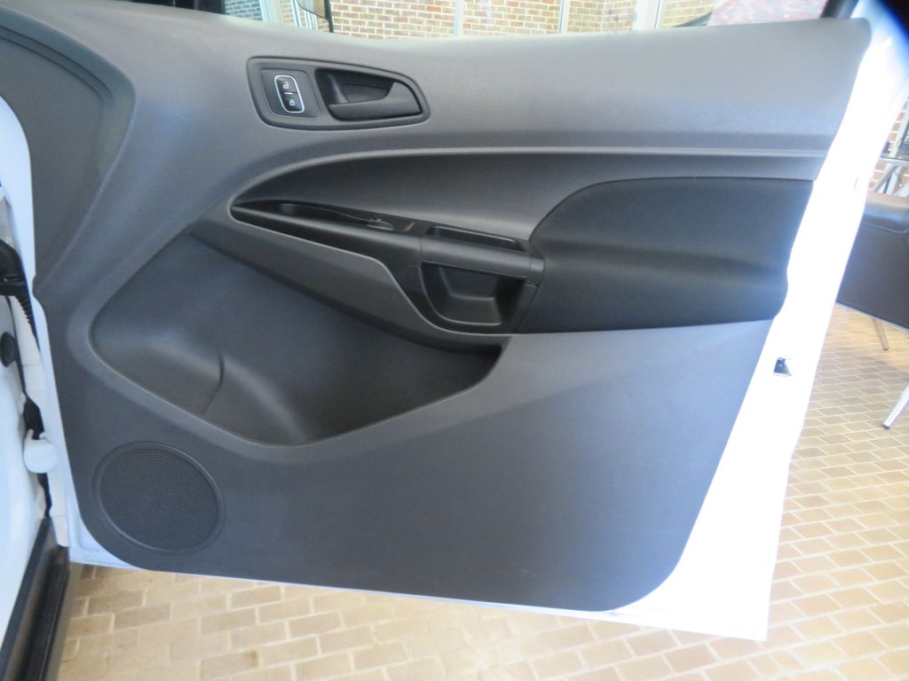 Photo 34 of this FORD TRANSIT CONNECT