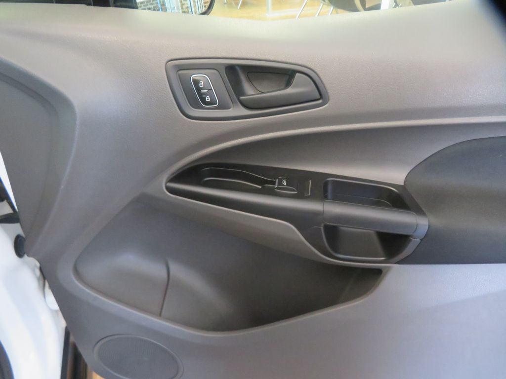 Photo 35 of this FORD TRANSIT CONNECT