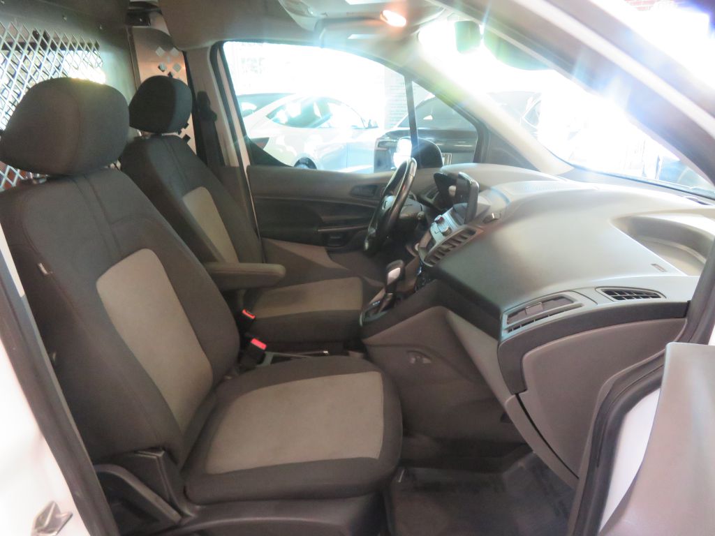 Photo 36 of this FORD TRANSIT CONNECT