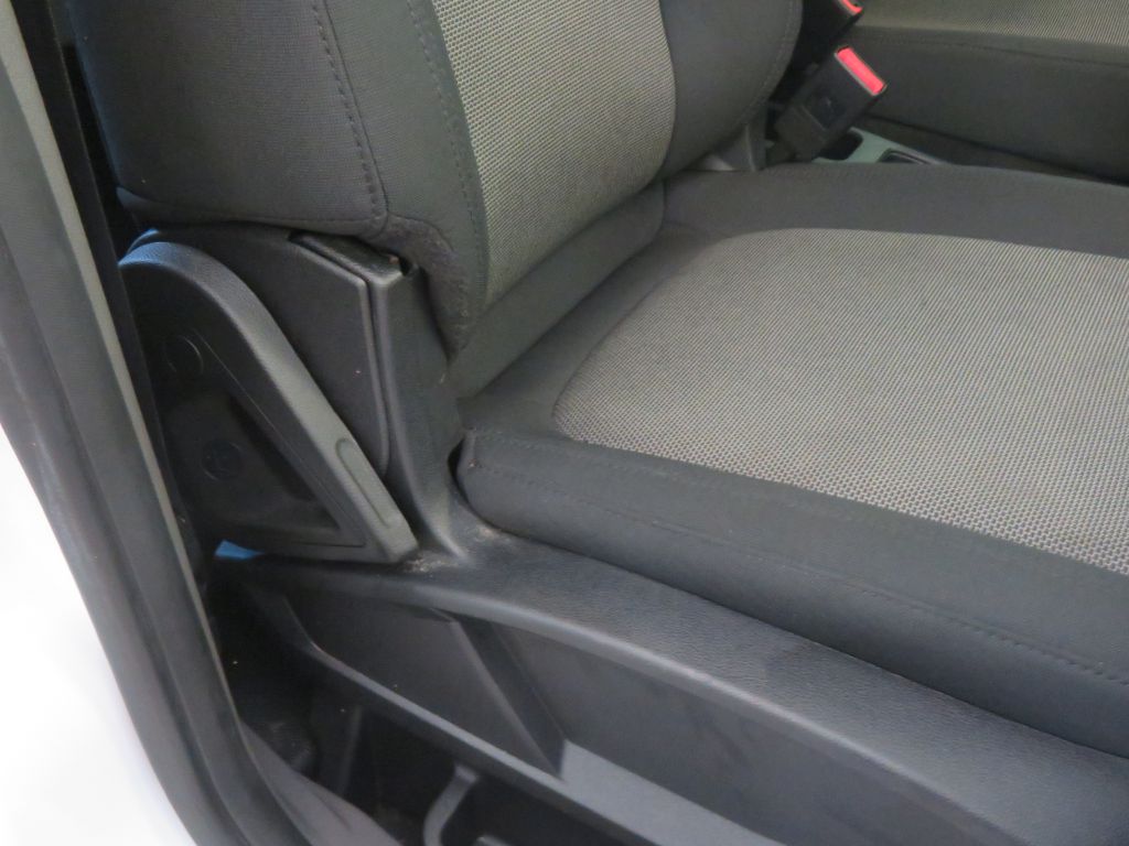 Photo 37 of this FORD TRANSIT CONNECT