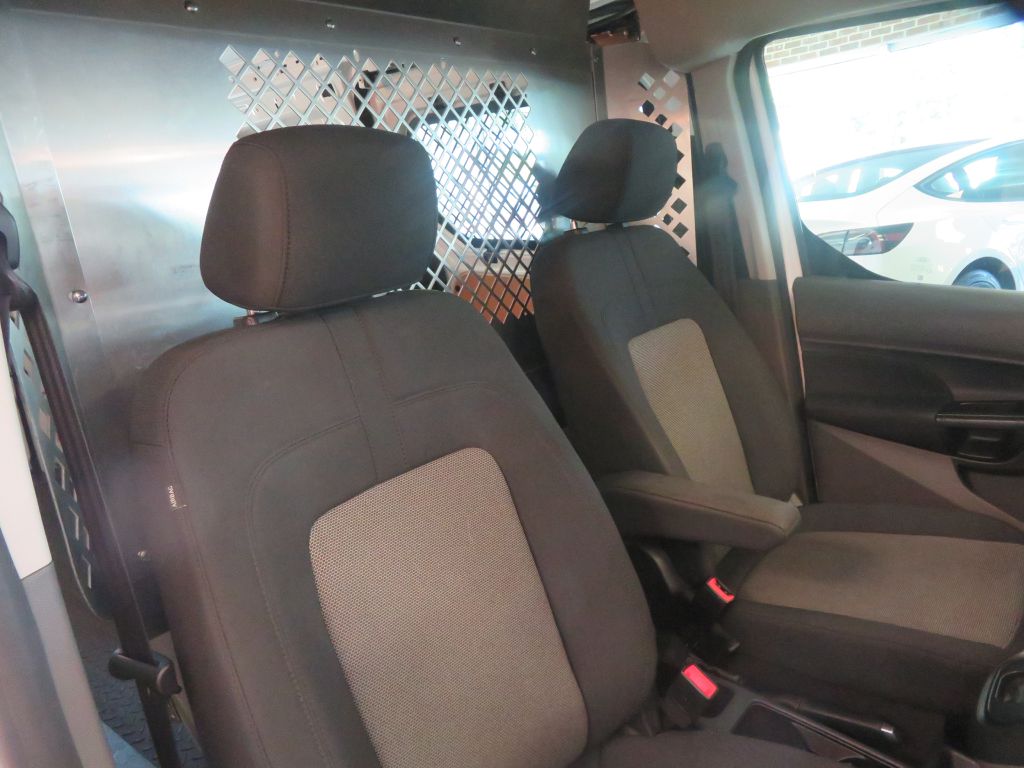 Photo 38 of this FORD TRANSIT CONNECT