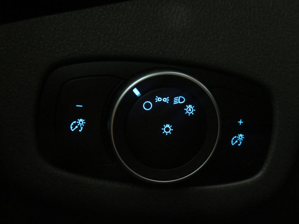 Photo 46 of this FORD TRANSIT CONNECT