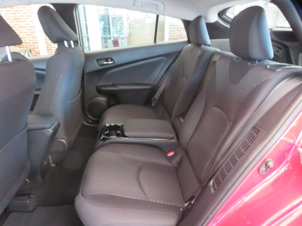 Photo 19 of this TOYOTA PRIUS PRIME