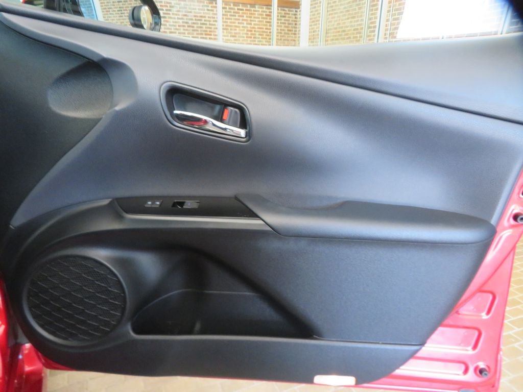 Photo 23 of this TOYOTA PRIUS PRIME