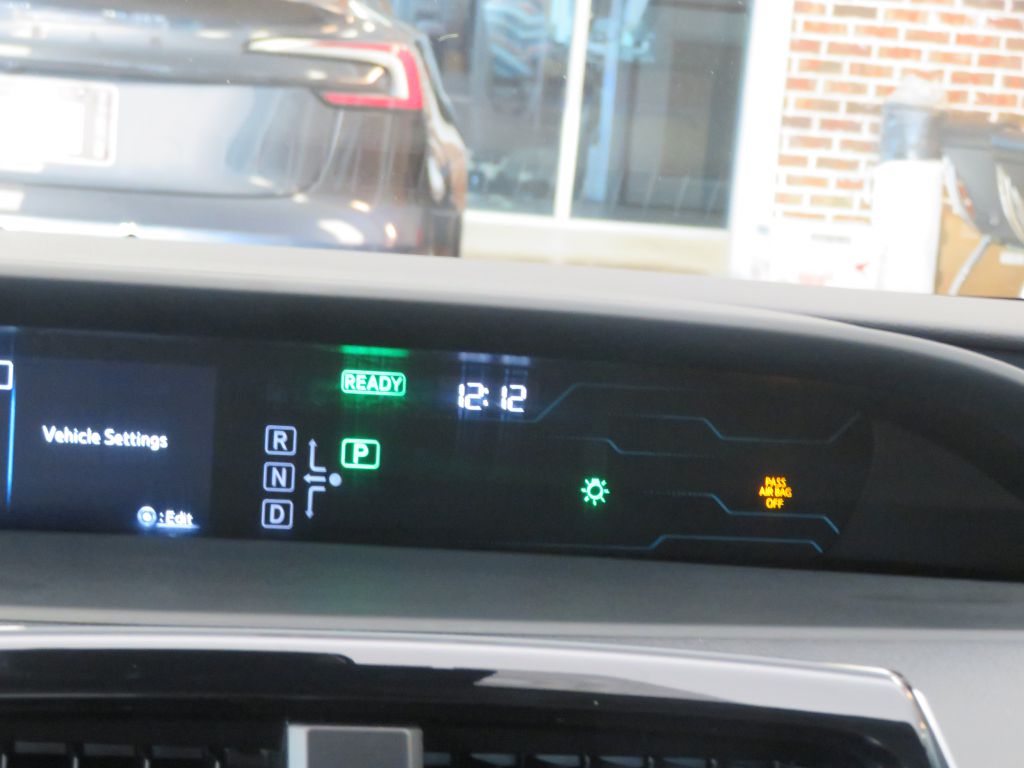 Photo 31 of this TOYOTA PRIUS PRIME
