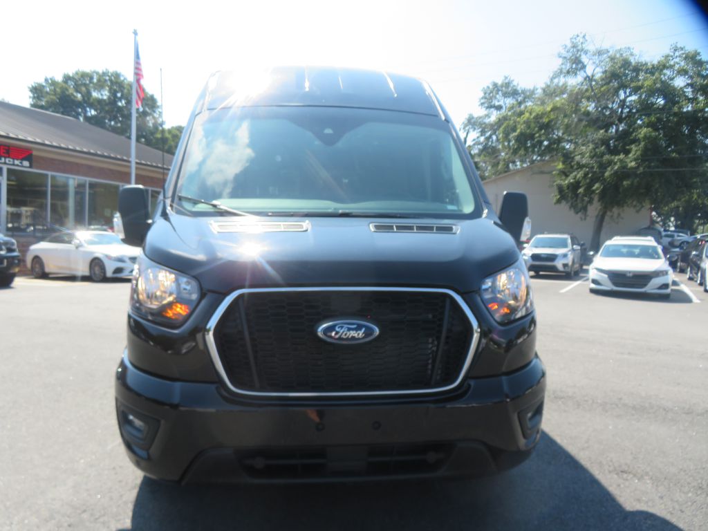 Photo 2 of this FORD TRANSIT 15 pass