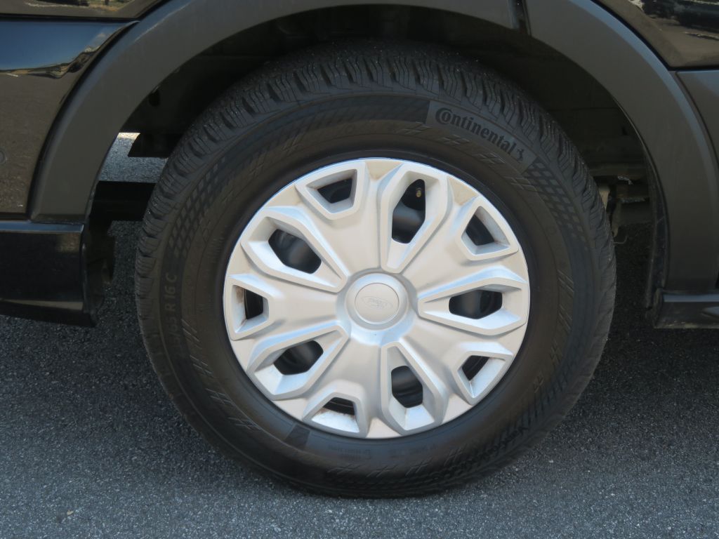 Photo 7 of this FORD TRANSIT 15 pass