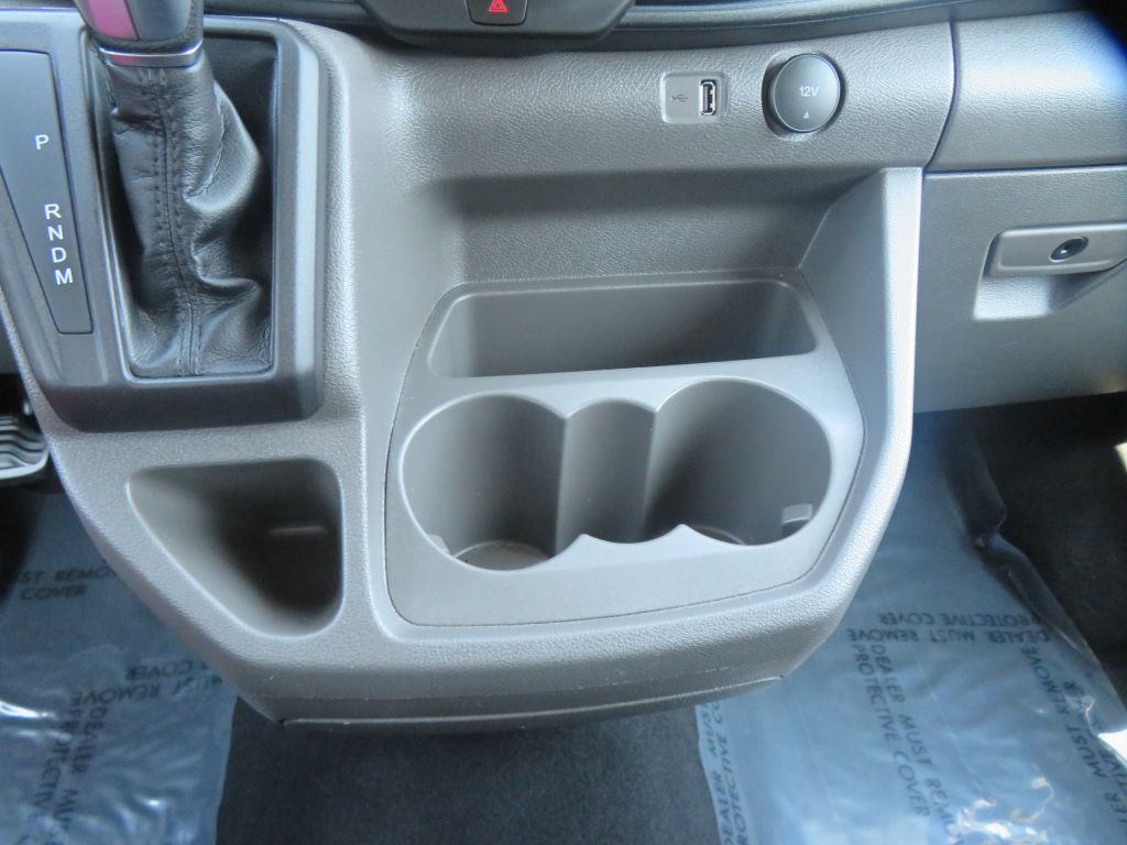 Photo 47 of this FORD TRANSIT 15 pass