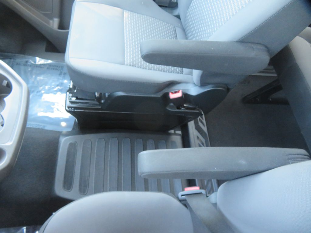 Photo 48 of this FORD TRANSIT 15 pass