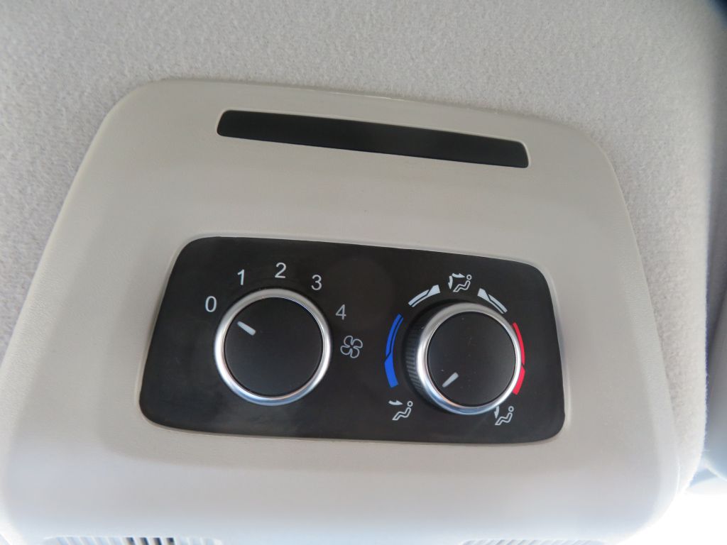 Photo 50 of this FORD TRANSIT 15 pass