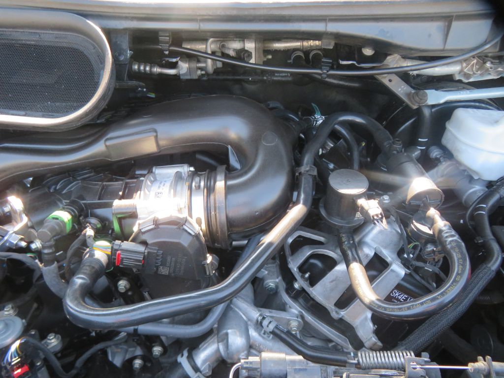 Photo 52 of this FORD TRANSIT 15 pass
