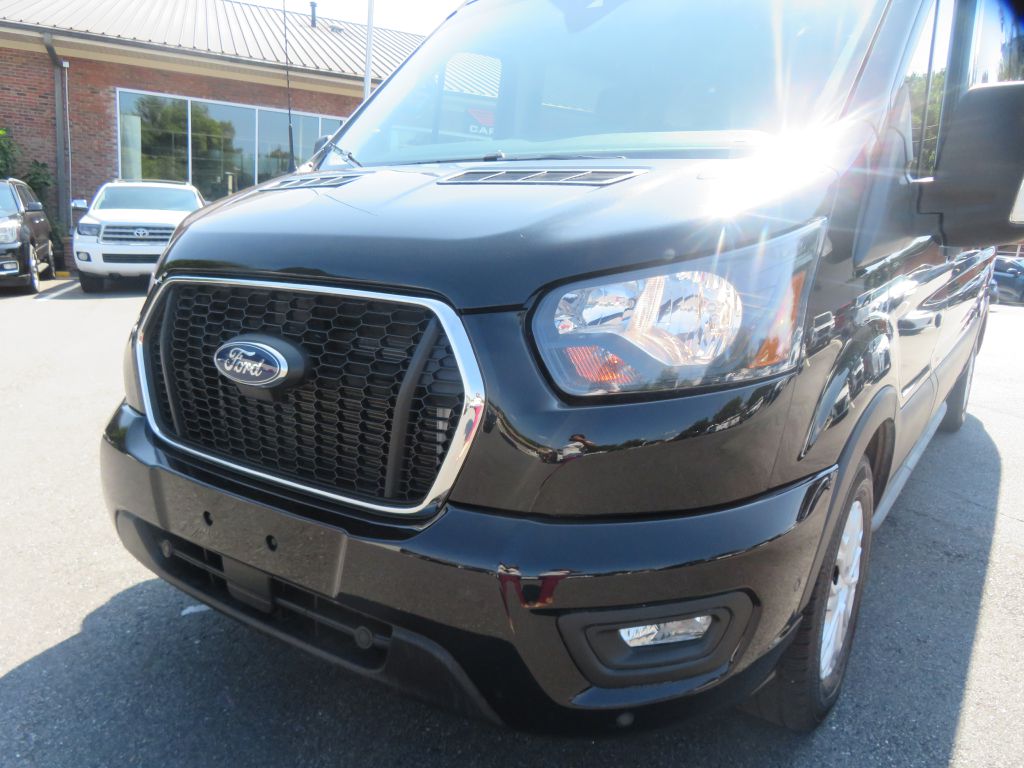 Photo 57 of this FORD TRANSIT 15 pass